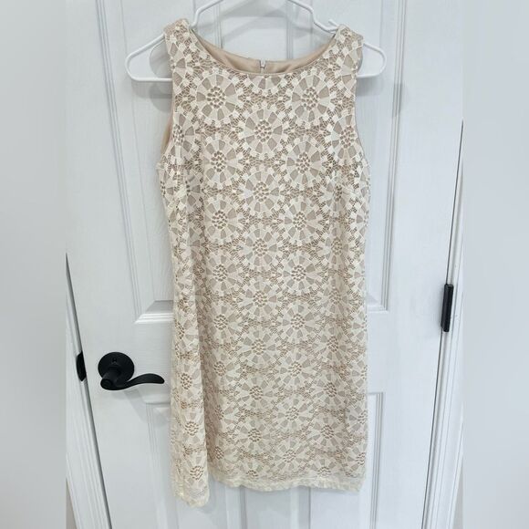 Ronni Nicole Ivory Cream Floral Lace Crew Neck Sleeveless Mini Dress Size 6P - Picture 1 of 6